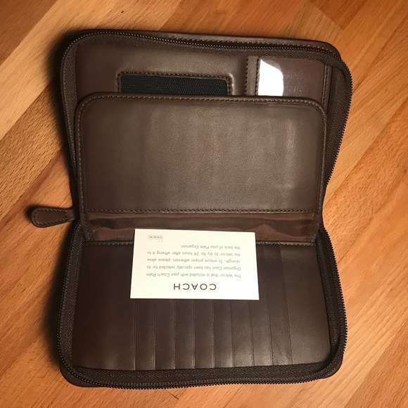 COACH Palm Pilot Ziperred Organizer - Picture 3 of 4